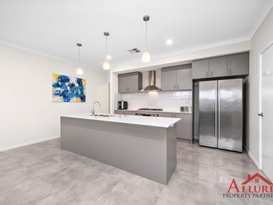 11 Pinelle Pkwy, Aubin Grove WA 6164