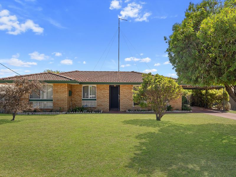 4 Arkwell Ave, Rockingham