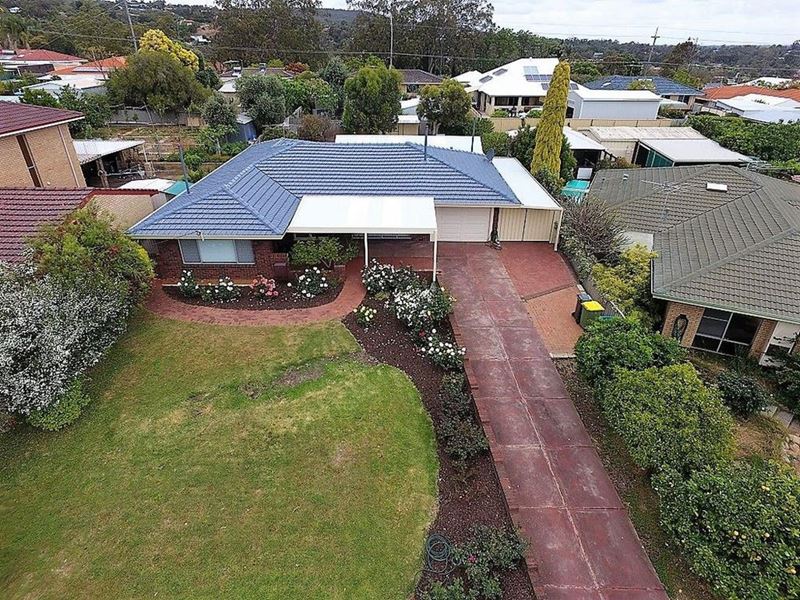 26 Bladon Way, Swan View WA 6056