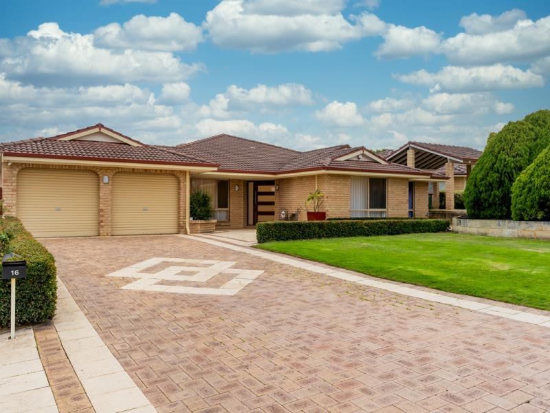 16 Hillwood Avenue, Warwick