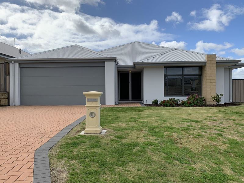 4 Halcyon Crescent, Aveley