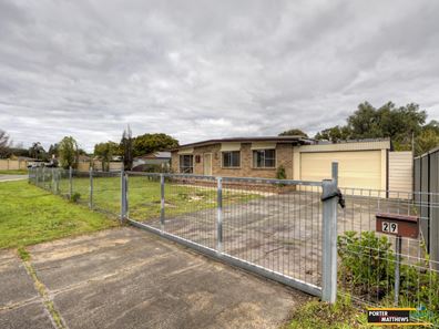 29 Holling St, Maddington WA 6109