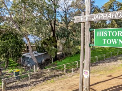 1 Jarrahdale Road, Jarrahdale WA 6124