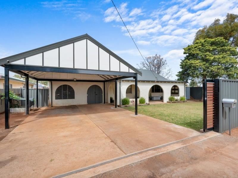 385 Collins Street, West Lamington