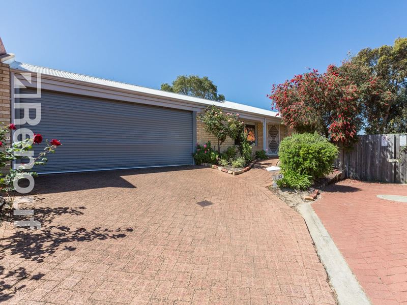 33 Jubaea Gardens, Mount Claremont