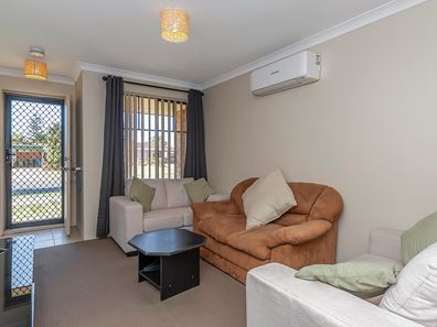 2/2 Moreton Crescent, Warnbro WA 6169