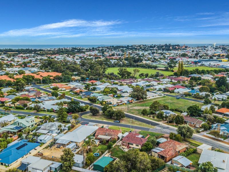 19B Mitchell Crescent, Carey Park