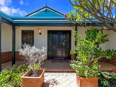 10 McInnes Way, Canning Vale WA 6155