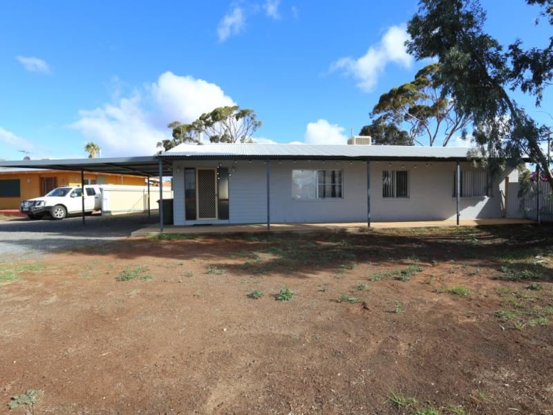 11 Grevillea Cres, Kambalda West WA 6442