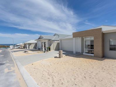 12 Paddle Way, Yanchep WA 6035