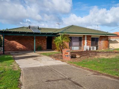 15 Wyola Street, Cooloongup WA 6168