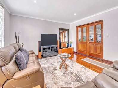 27 Kalamunda Road, Kalamunda WA 6076