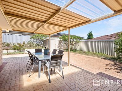 4 Anka Gardens, Lake Coogee WA 6166