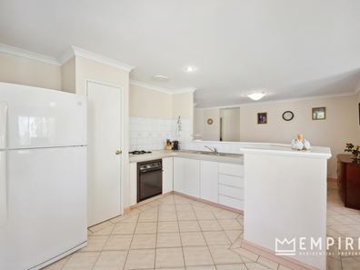 4 Anka Gardens, Lake Coogee WA 6166