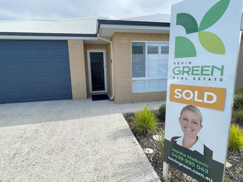33 Pennina  Grove, Meadow Springs