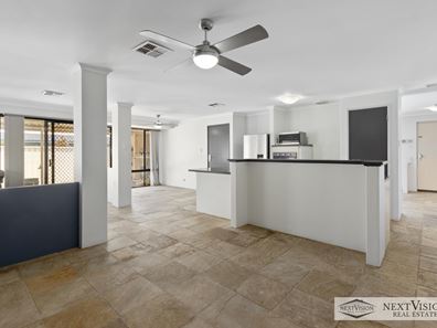 8 Carnegie Parade, Success WA 6164