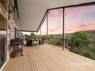 8 Jade St, Mount Richon WA 6112
