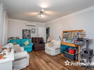 7 Megan Way, Camillo WA 6111