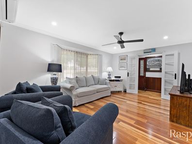 17 Hamlet Court, Bibra Lake WA 6163
