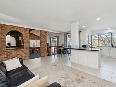43 Chandler Road, Sorrento WA 6020