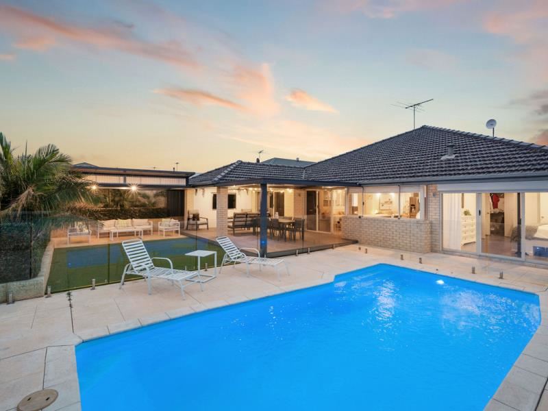 22 Sundowner Meander, Banksia Grove