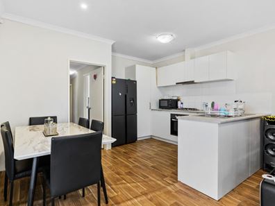 10 Yanga Court, Lakelands WA 6180