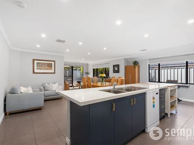 10 Humboldt Entrance, Aubin Grove WA 6164