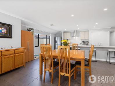 10 Humboldt Entrance, Aubin Grove WA 6164