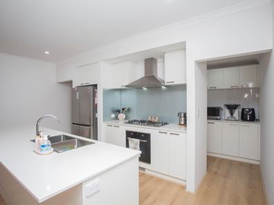 4 Gammoning Road, Alkimos WA 6038