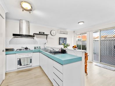 1/157 SEVENOAKS STREET, Cannington WA 6107