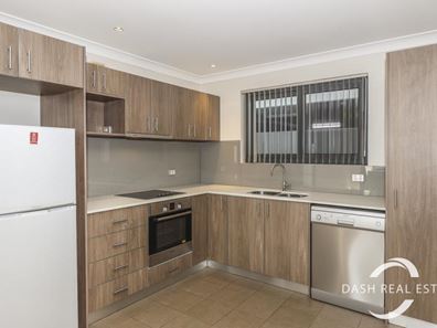 4/2 Walsh Loop, Joondalup WA 6027