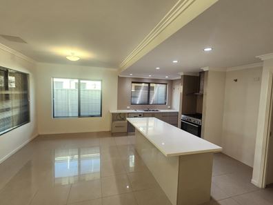 9 Kardan  Loop, Falcon WA 6210