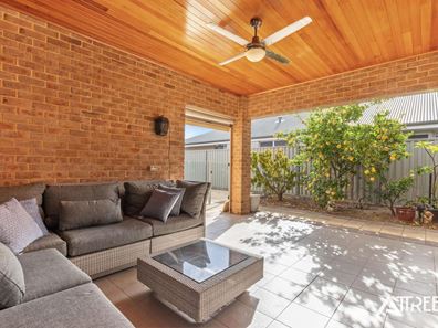 13 Hearst Link, Piara Waters WA 6112