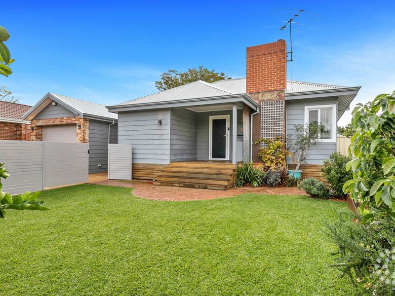 254 Carrington Street, Hilton WA 6163