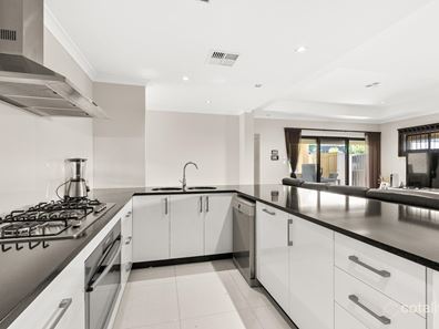 21 Flagstaff Road, Landsdale WA 6065