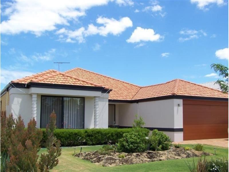 4 Sinclair Vista, Lakelands WA 6180
