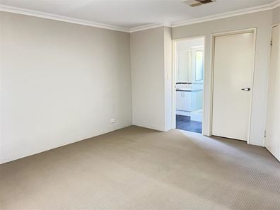 4 Sinclair Vista, Lakelands WA 6180