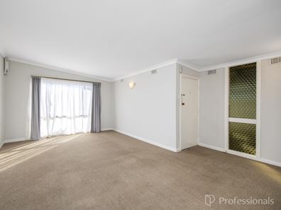 10 Butterick Place, Girrawheen WA 6064