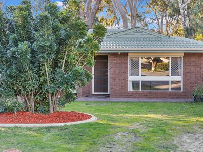 27 Kidbroke Place, Kelmscott WA 6111