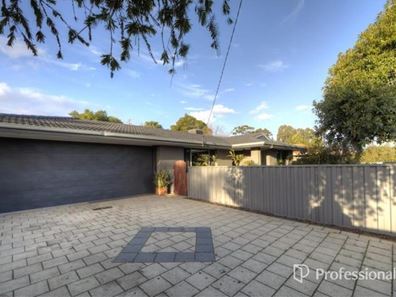 11 Calluna Way, Forrestfield WA 6058