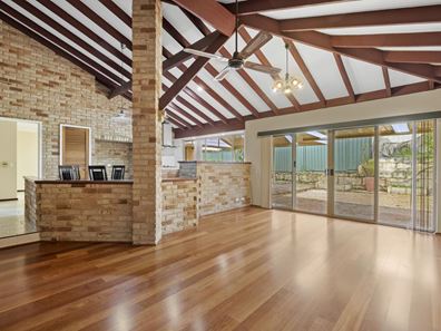 15 Kirwan Way, Winthrop WA 6150