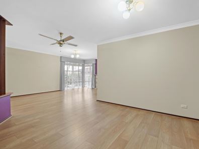 15 Kirwan Way, Winthrop WA 6150