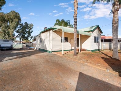 88 North Terrace, Victory Heights WA 6432