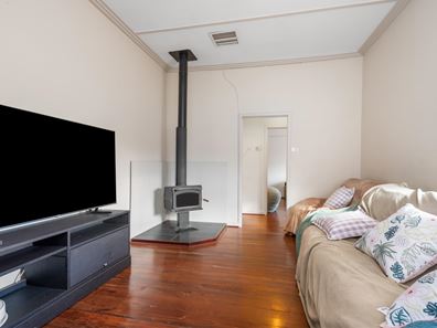 88 North Terrace, Victory Heights WA 6432