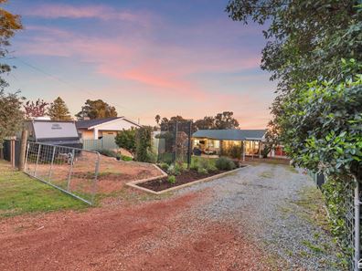 3 Brook Place, Kelmscott WA 6111