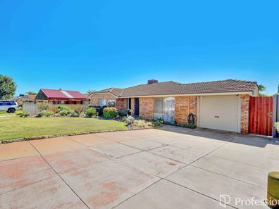 33 Timbercrest Road, Thornlie WA 6108