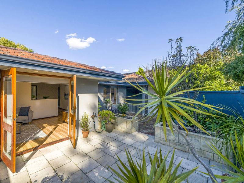 12 Throssell Street, Como WA 6152