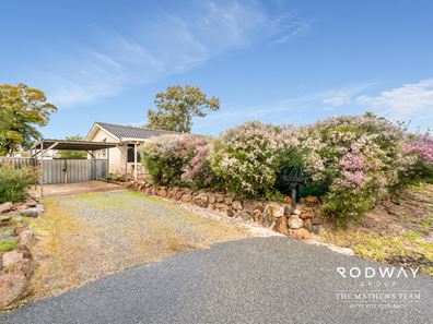 15 Abingdon Pl, Kelmscott WA 6111