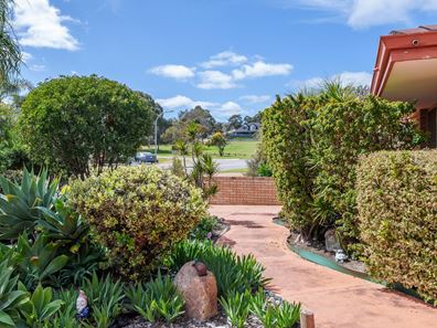 2B Eaglemont Drive, Swan View WA 6056
