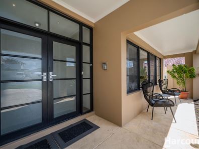 8 Bardeen Pass, Carramar WA 6031